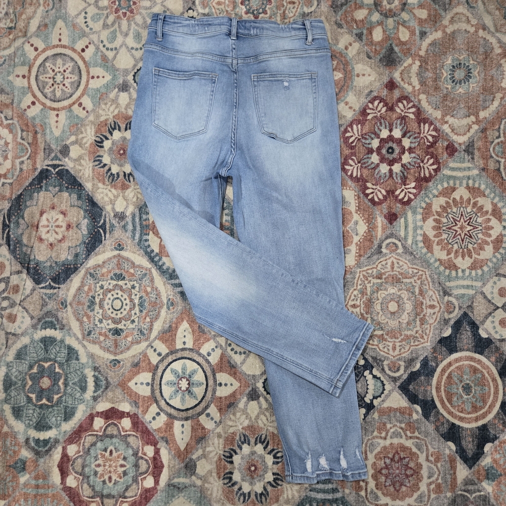 Vervet Women's 32 High Rise Distressed Straight Leg Jeans - Picture 5 of 6